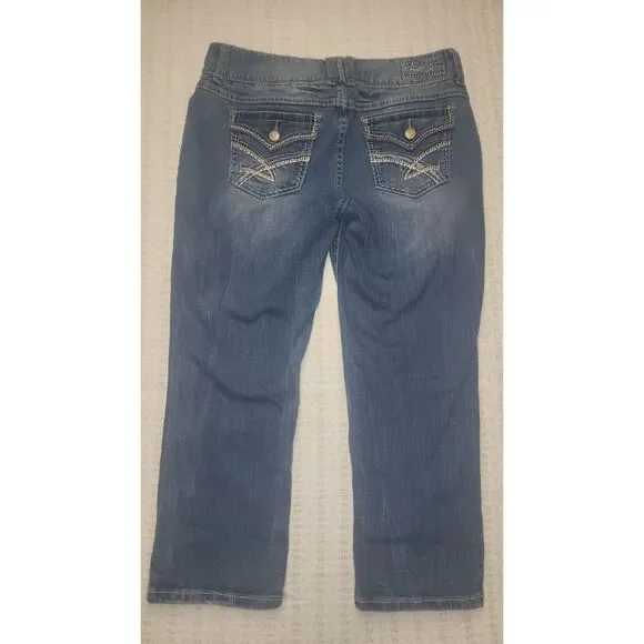 Amethyst Cropped Distressed Jeans Women's Blue EUC sz 13 - Picture 2 of 7